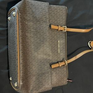 Michael Kors Jet Set Logo Print Zippered Tote Brown Acorn